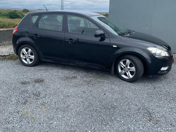 Kia Ceed Hatchback, Diesel, 2011, Black