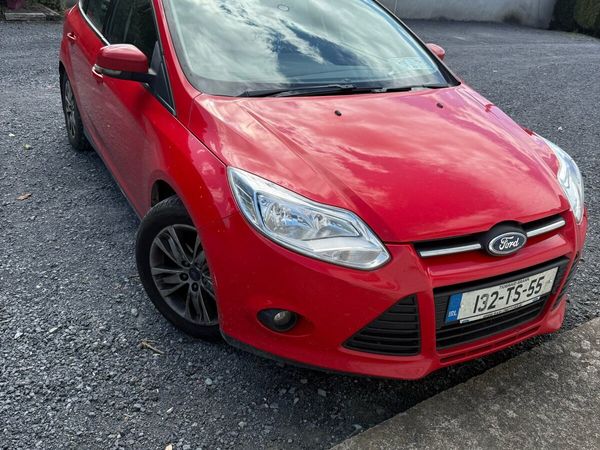Ford Focus Hatchback, Diesel, 2013, Red