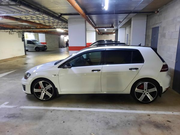 Volkswagen Golf Estate, Diesel, 2016, White