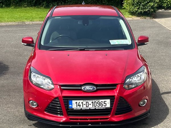 Ford Focus Hatchback, Diesel, 2014, Red