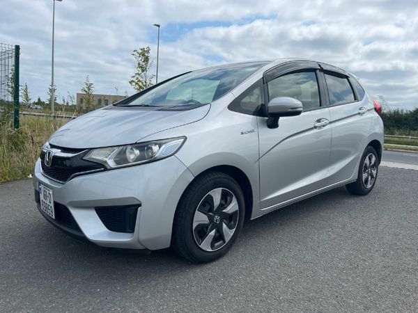 Honda Fit Hatchback, Petrol Hybrid, 2016, Silver