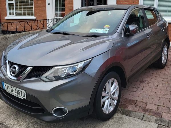Nissan Qashqai Hatchback, Diesel, 2014, Grey