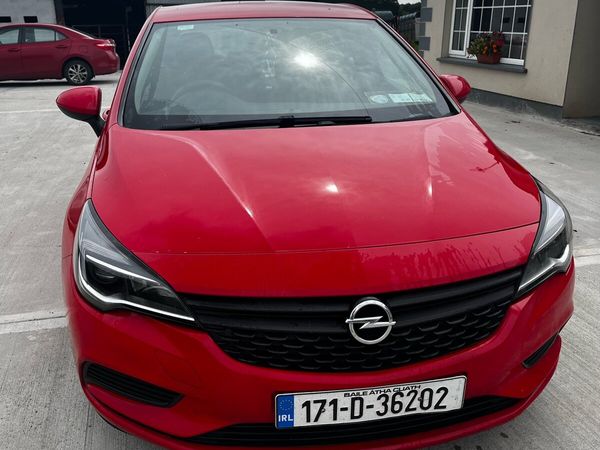 Opel Astra Hatchback, Diesel, 2017, Red
