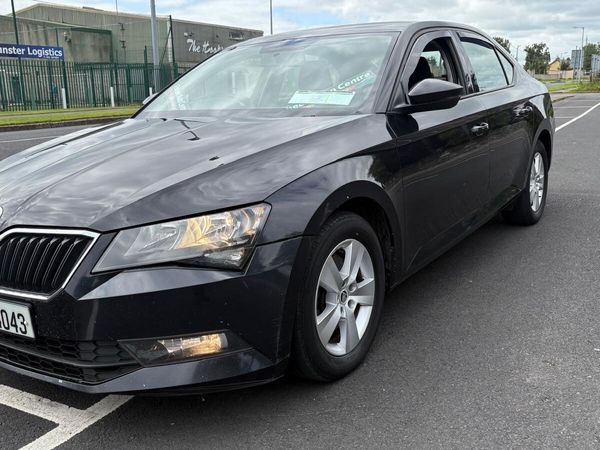 Skoda Superb Hatchback, Diesel, 2017, Black