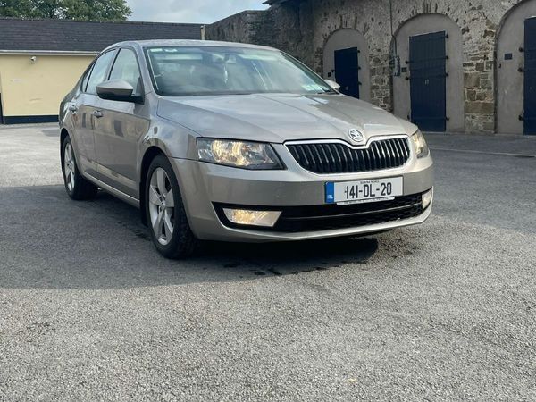 Skoda Octavia Saloon, Diesel, 2014, Beige