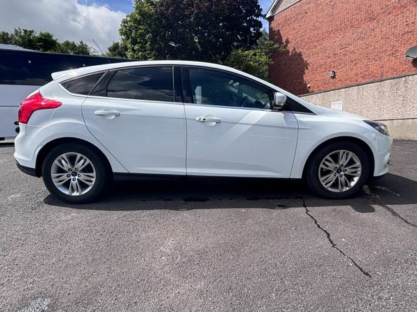 Ford Focus Hatchback, Petrol, 2014, White