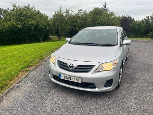 Toyota Corolla Saloon, Diesel, 2011, Silver