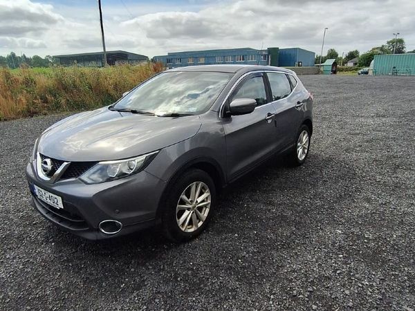 Nissan Qashqai Hatchback, Diesel, 2015, Grey