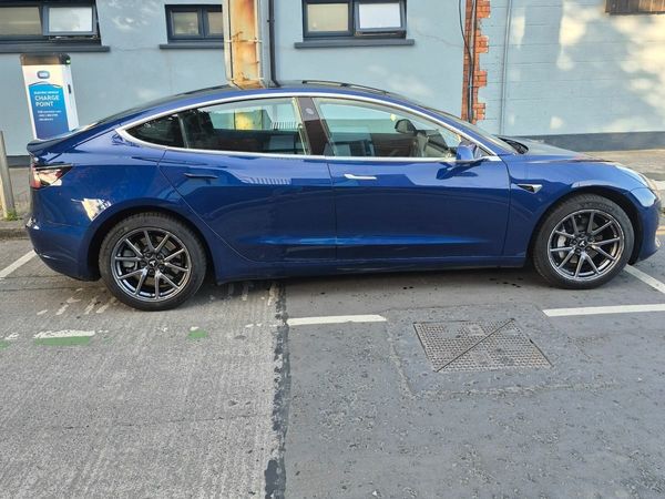 Tesla Model 3 Saloon, Electric, 2019, Blue