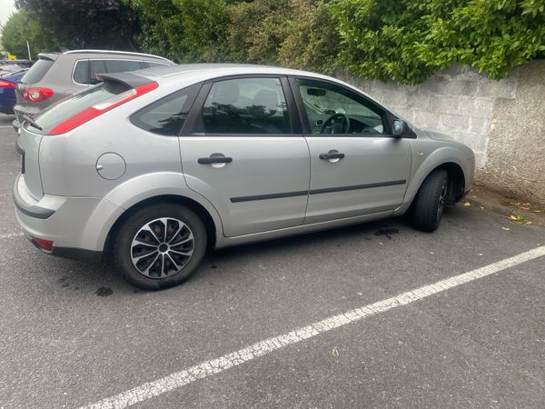Ford Focus Hatchback, Petrol, 2006, Silver