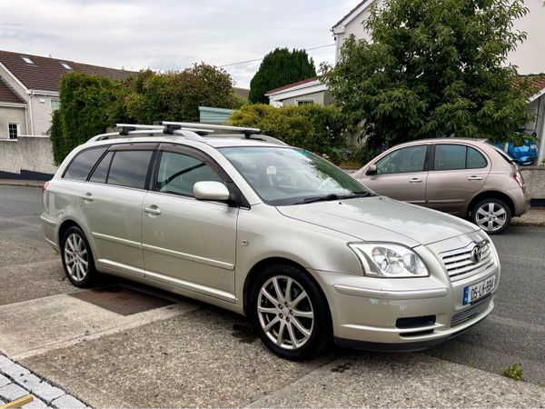 Toyota Avensis Estate, Petrol, 2005, Silver