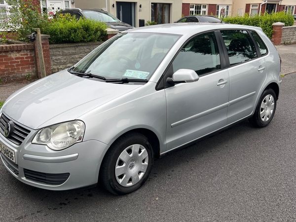 Volkswagen Polo Hatchback, Petrol, 2007, Silver
