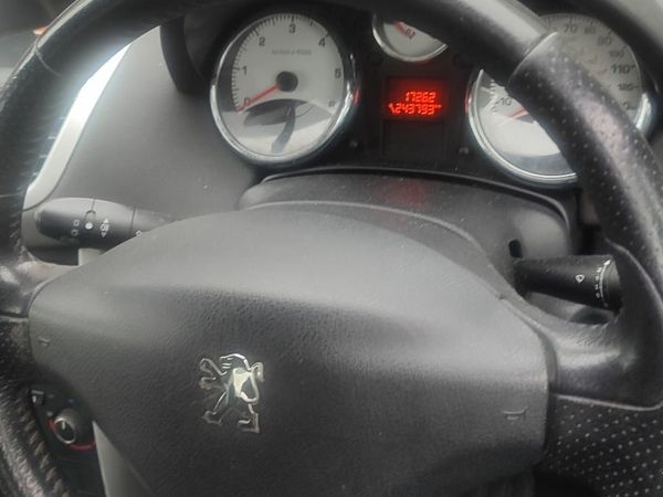 Peugeot 207 Hatchback, Diesel, 2010, Black