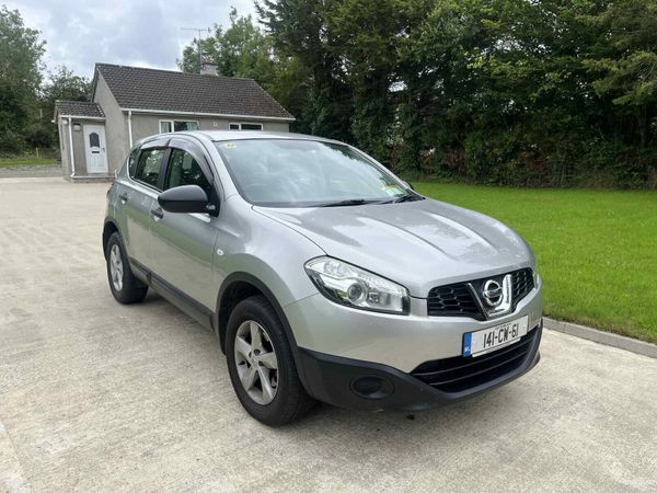 Nissan Qashqai SUV, Petrol, 2014, Silver