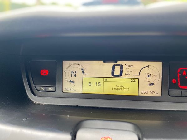 Citroen C4 Picasso MPV, Diesel, 2011, Red