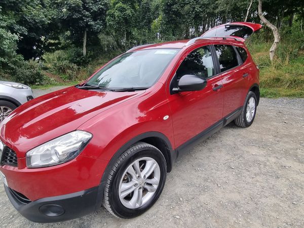 Nissan Qashqai+2 MPV, Diesel, 2013, Red