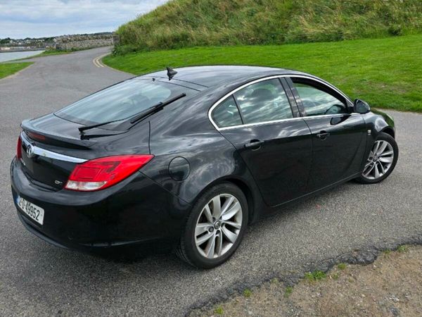 Vauxhall Insignia Hatchback, Diesel, 2012, Black