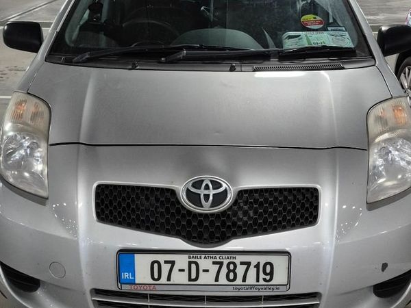 Toyota Yaris Hatchback, Petrol, 2007, Silver