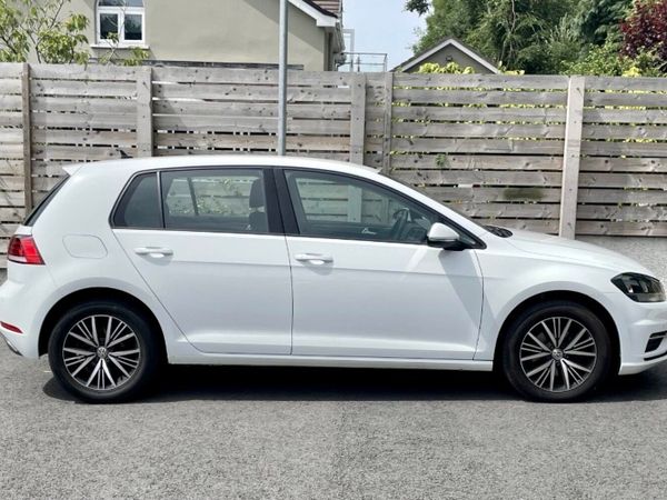 Volkswagen Golf Hatchback, Diesel, 2017, White