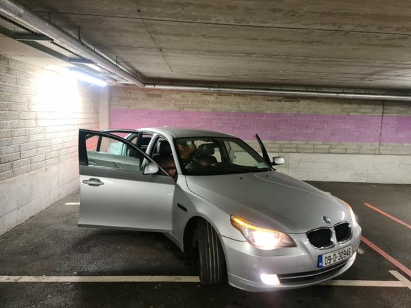 BMW 5-Series Saloon, Diesel, 2009, Silver