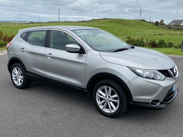 Nissan Qashqai Hatchback, Diesel, 2015, Silver