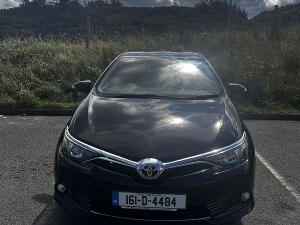 Toyota Auris Hatchback, Diesel, 2016, Black