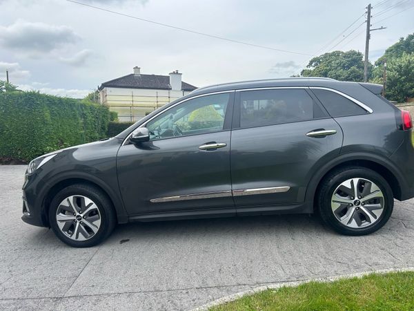 Kia e-Niro Estate/Jeep, Electric, 2021, Grey