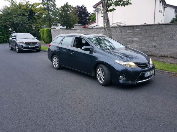 Toyota Auris Estate/Jeep, Diesel, 2014, Black
