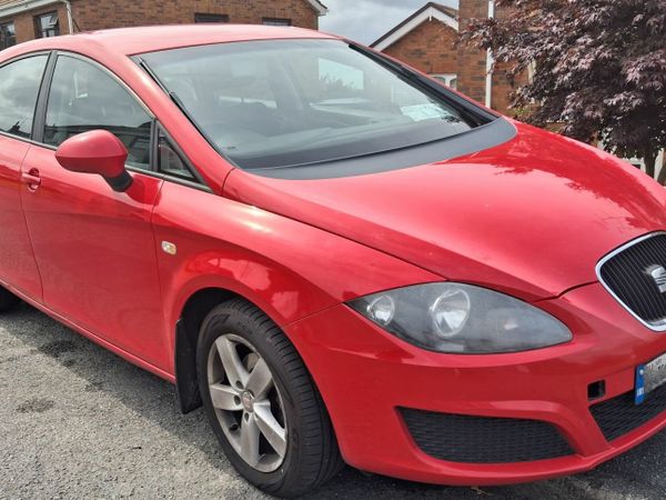 SEAT Leon Hatchback, Diesel, 2011, Red