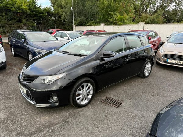 Toyota Auris Hatchback, Diesel, 2014, Black