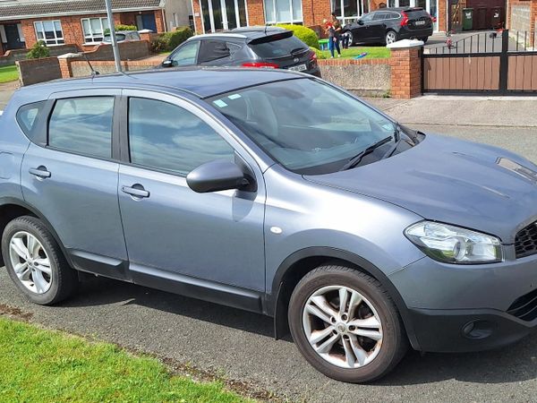 Nissan Qashqai Hatchback, Diesel, 2010, Grey