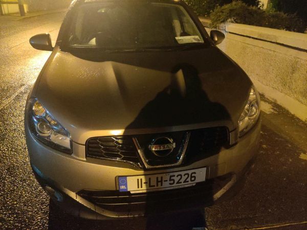 Nissan Qashqai Hatchback, Diesel, 2011, Beige