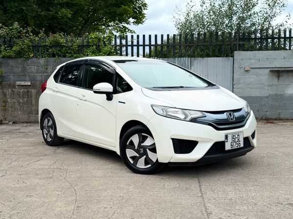 Honda Fit Hatchback, Petrol Hybrid, 2015, White