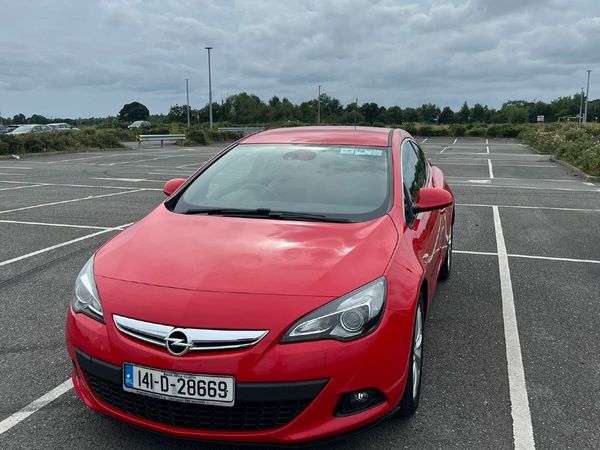 Opel Astra Hatchback, Petrol, 2014, Red