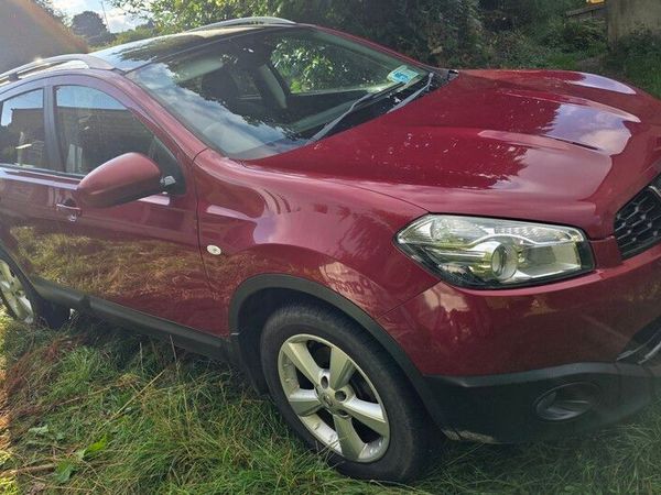Nissan Qashqai+2 MPV, Diesel, 2012, Red