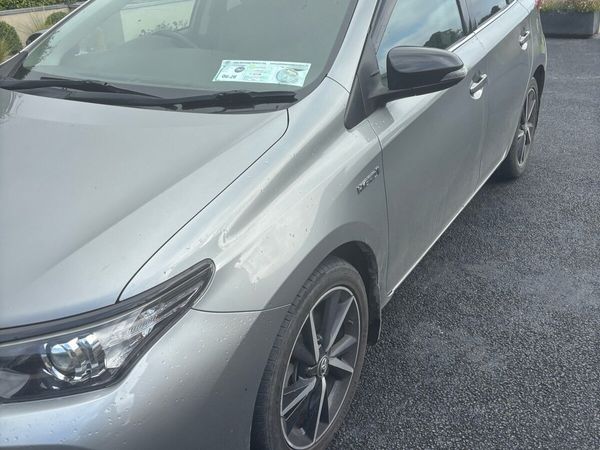Toyota Auris MPV, Petrol Hybrid, 2018, Grey