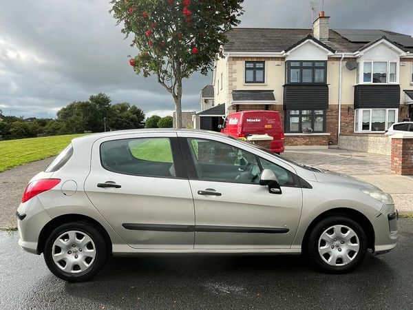Peugeot 308 Hatchback, Petrol, 2009, Silver