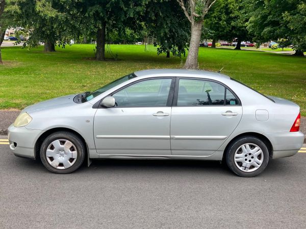 Toyota Corolla Saloon, Petrol, 2005, Silver