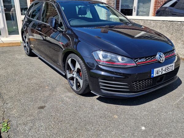 Volkswagen Golf Hatchback, Petrol, 2014, Black