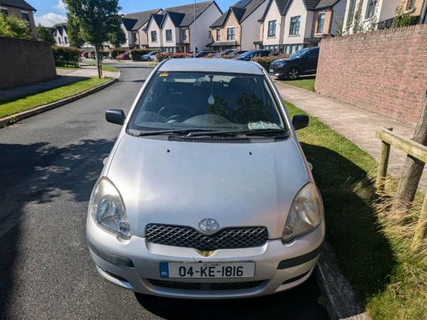 Toyota Yaris Hatchback, Petrol, 2004, Silver