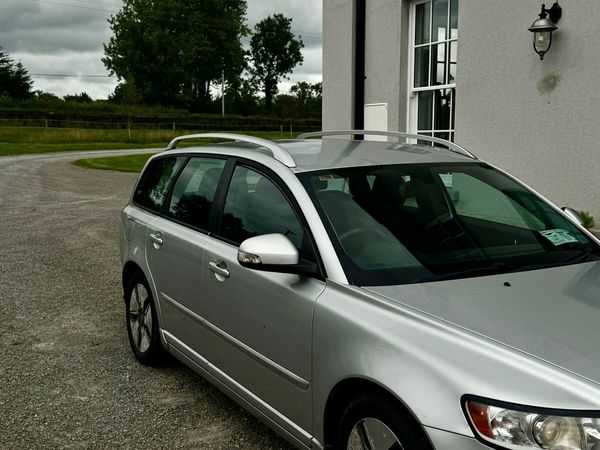 Volvo V50 Estate, Diesel, 2011, Silver