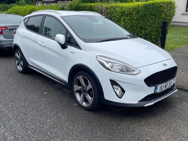 Ford Fiesta Hatchback, Petrol, 2019, White