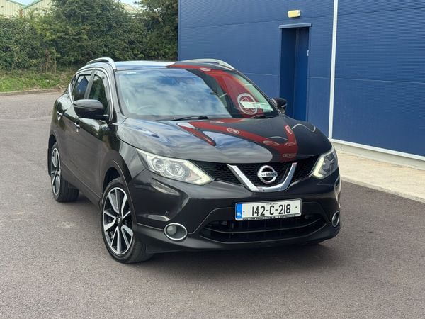 Nissan Qashqai Hatchback, Diesel, 2014, Black