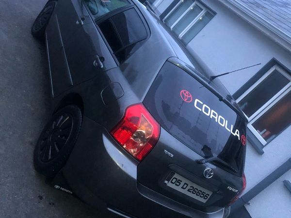 Toyota Corolla Hatchback, Petrol, 2005, Grey