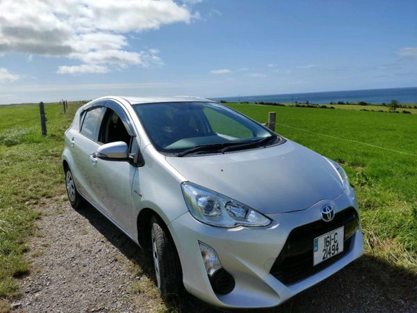 Toyota Aqua Hatchback, Petrol Hybrid, 2016, Silver