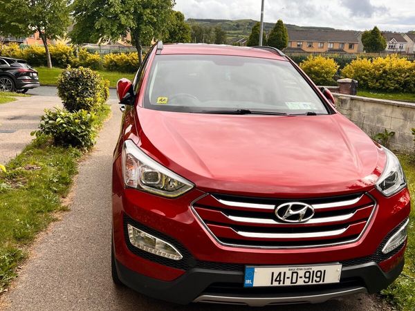 Hyundai Santa Fe SUV, Diesel, 2014, Red