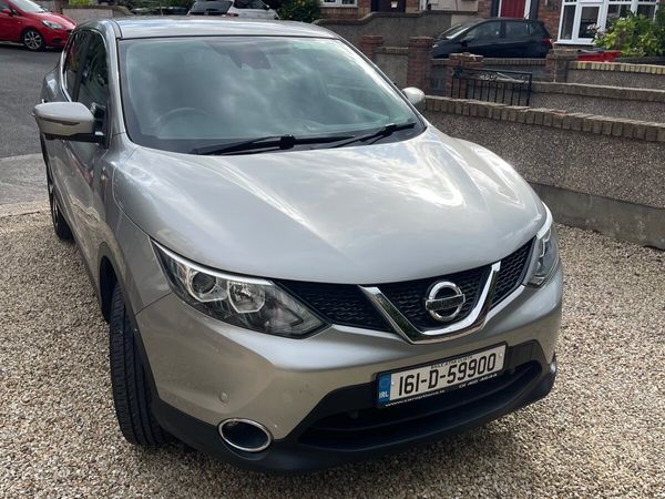 Nissan Qashqai Hatchback, Diesel, 2016, Silver