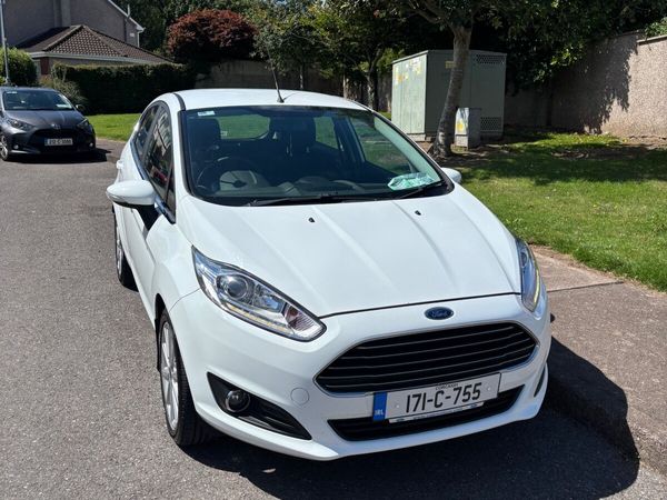 Ford Fiesta Hatchback, Petrol, 2017, White