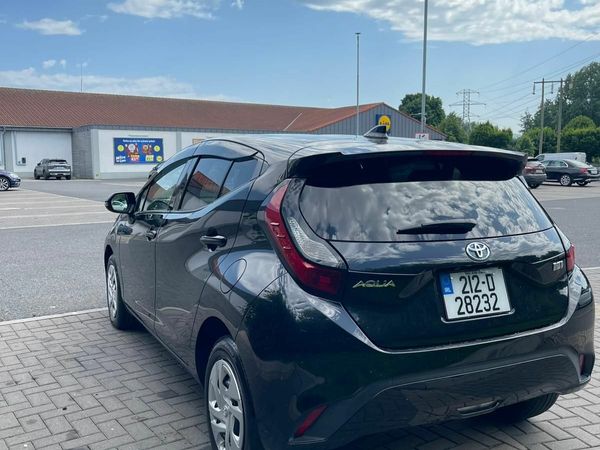 Toyota Aqua Hatchback, Petrol Hybrid, 2021, Black
