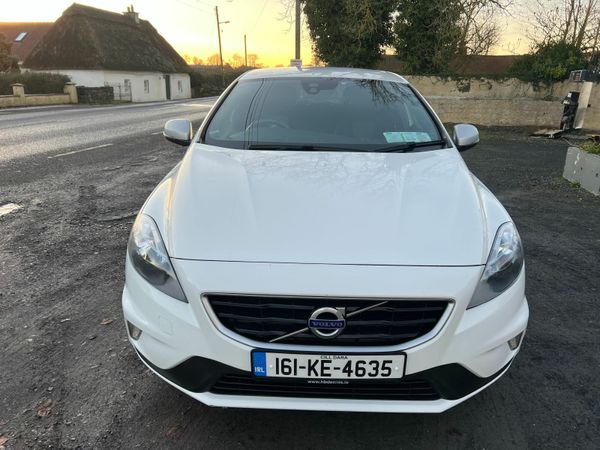 Volvo V40 Hatchback, Diesel, 2016, White